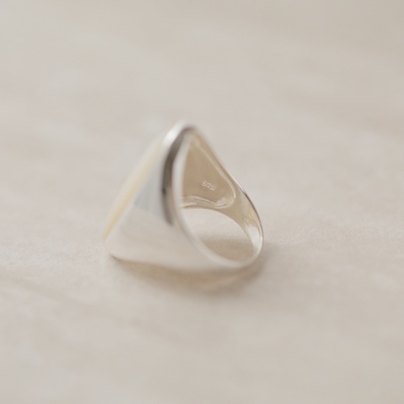 Mother of Pearl Midi Ring | 925 Silver - Picture 5 of 6